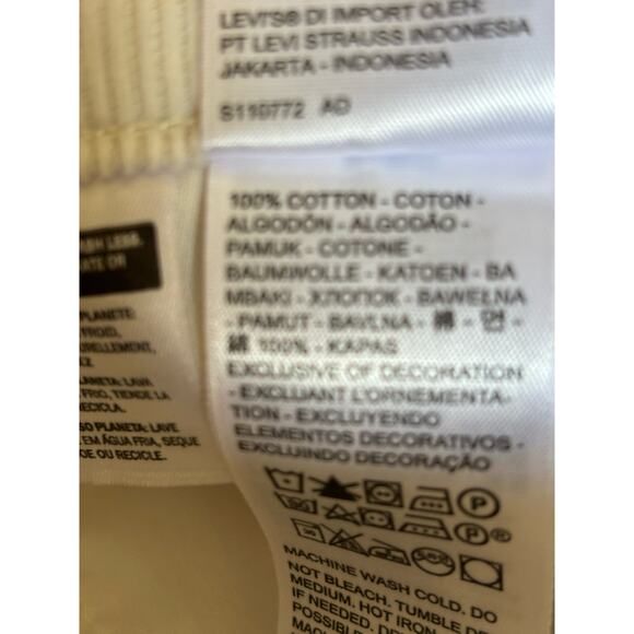 Levi's '94 Baggy Corduroy Jeans, minimalist, Y2K inspired, slouchy, cozy - Picture 6 of 6